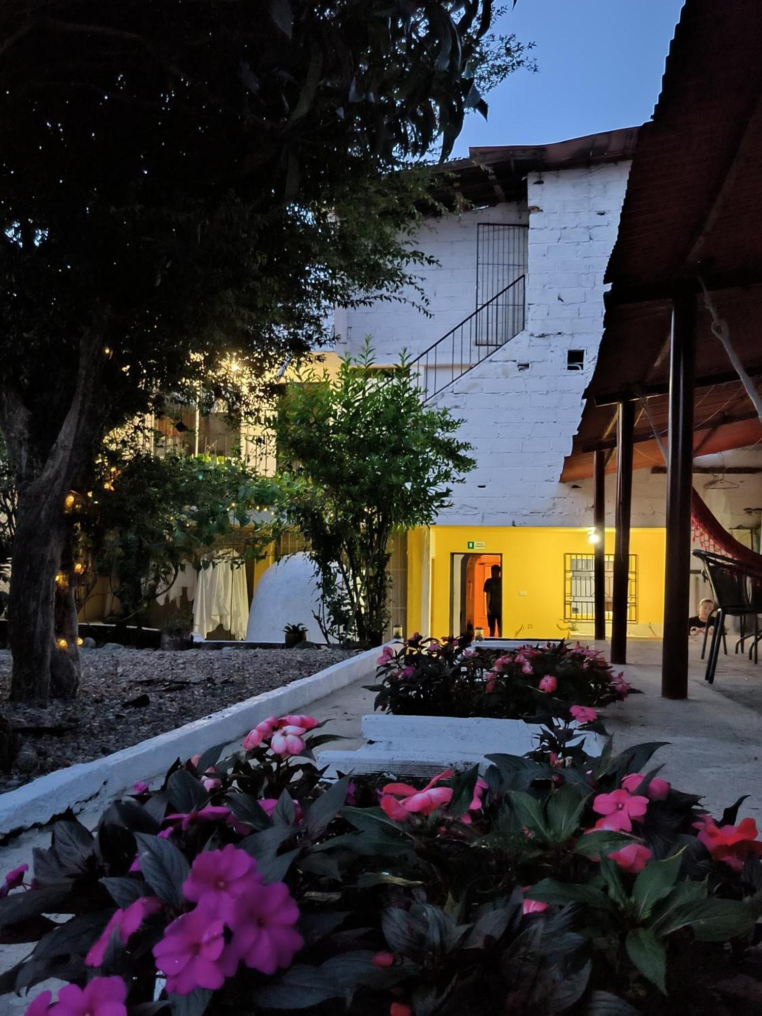 Magic Jardin Hostel - Patio, Balcony & Rooftop Екстериор снимка